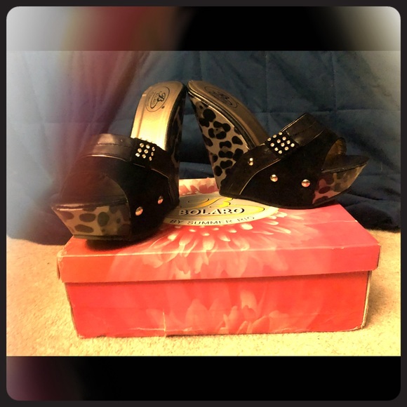 Bolaro Wedges - Picture 1 of 1